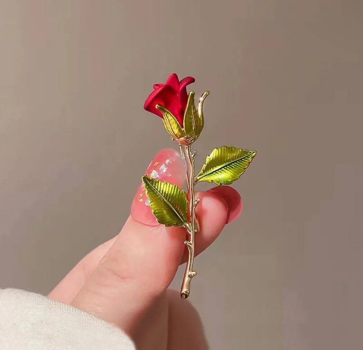 Womens Elegant Retro Red Rose Flower Gold Metal Brooch Pin Clothes Accessory