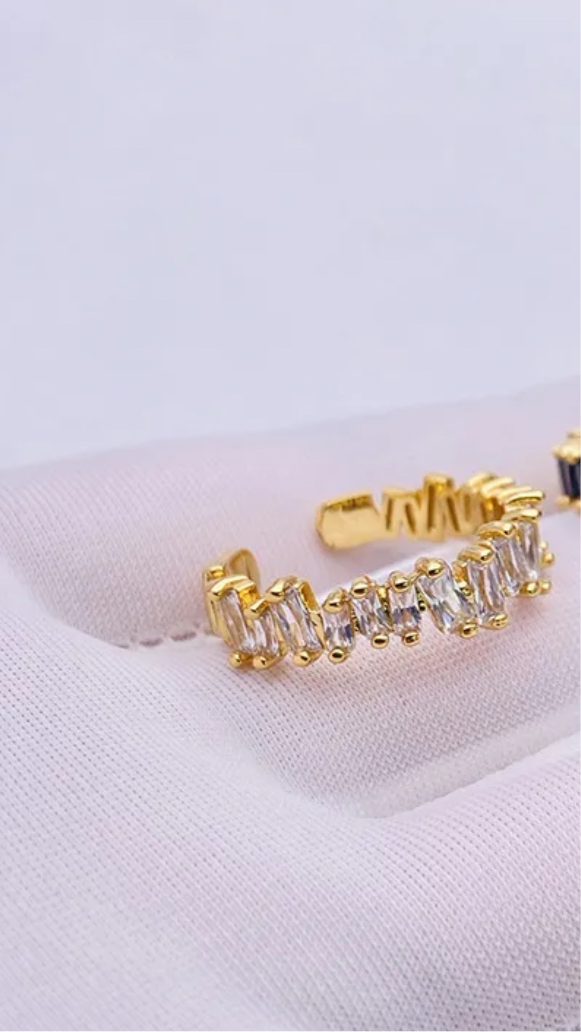 Cubic zirconia adjustable ring