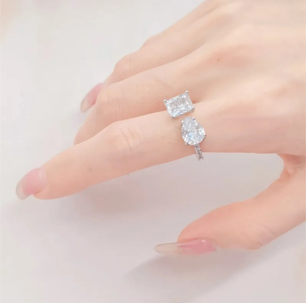 Silver Cubic zirconia adjustable ring
