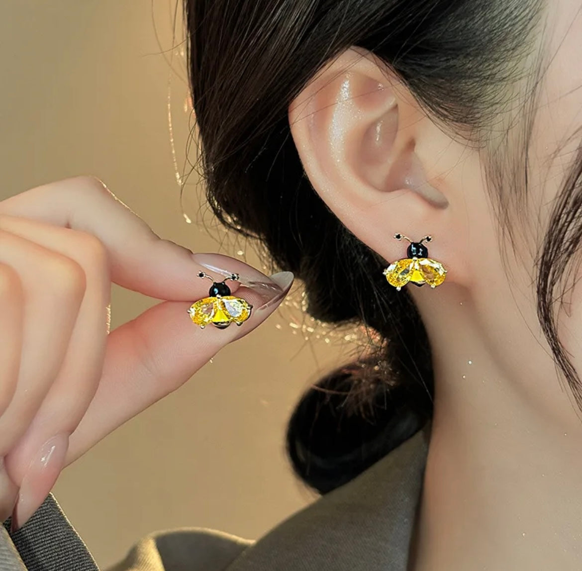 Elegant Bee Rhinestone Stud Earrings – Gold-Tone | Dainty & Stylish