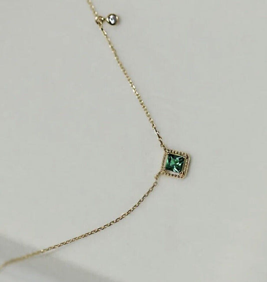 Women’s Square Gold Pendant Necklace With Gift Box
